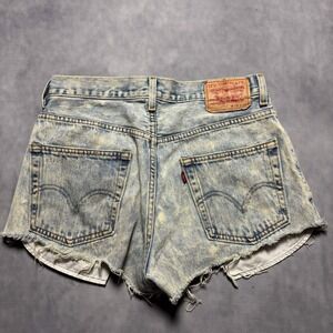Levi's 550 Relaxed Fit Shorts Women 30 Light wash FadedDistressed Cutoff